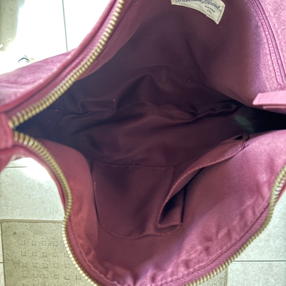Faux Leather Hobo Shoulder Bag in Burgundy - Picture 2 of 3